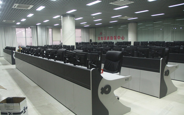 中國聯(lián)通河南省公司指揮中心操作臺(tái)案例照片